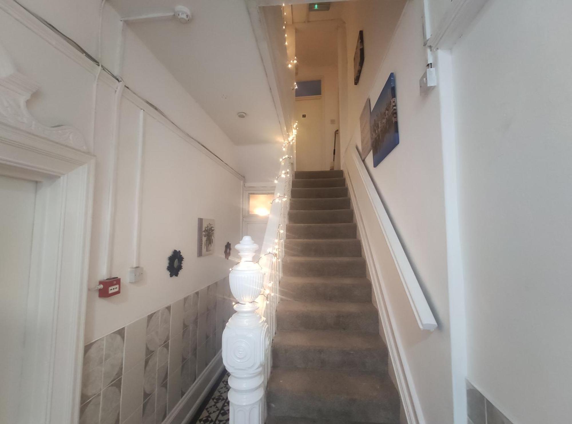 Serene 1 Bedroom Flat In Roath Кардифф Экстерьер фото